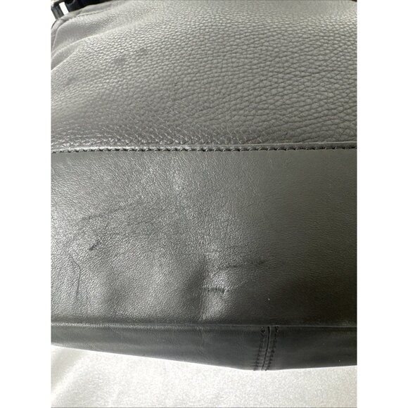 Coach Black Leather Crossbody Messenger Bag With Adjustable Strap & Zip Pocket - Picture 9 of 16